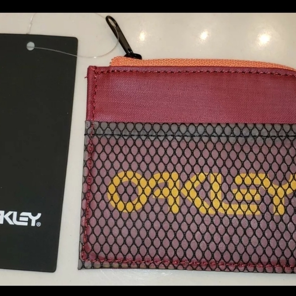 Oakley NWT Zip Small Wallet Sundried Tomato Color Pockets Red Orange Zipper